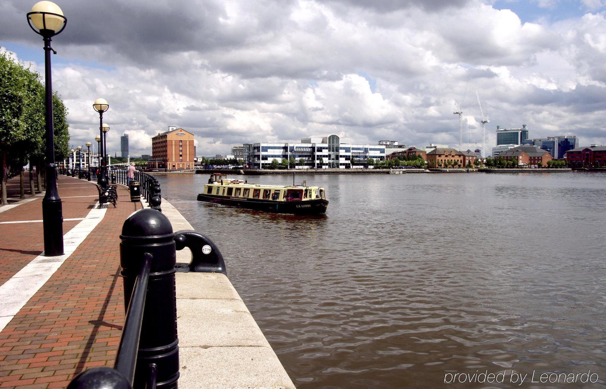 Express Manchester - Salford Quays By Ihg Hotel