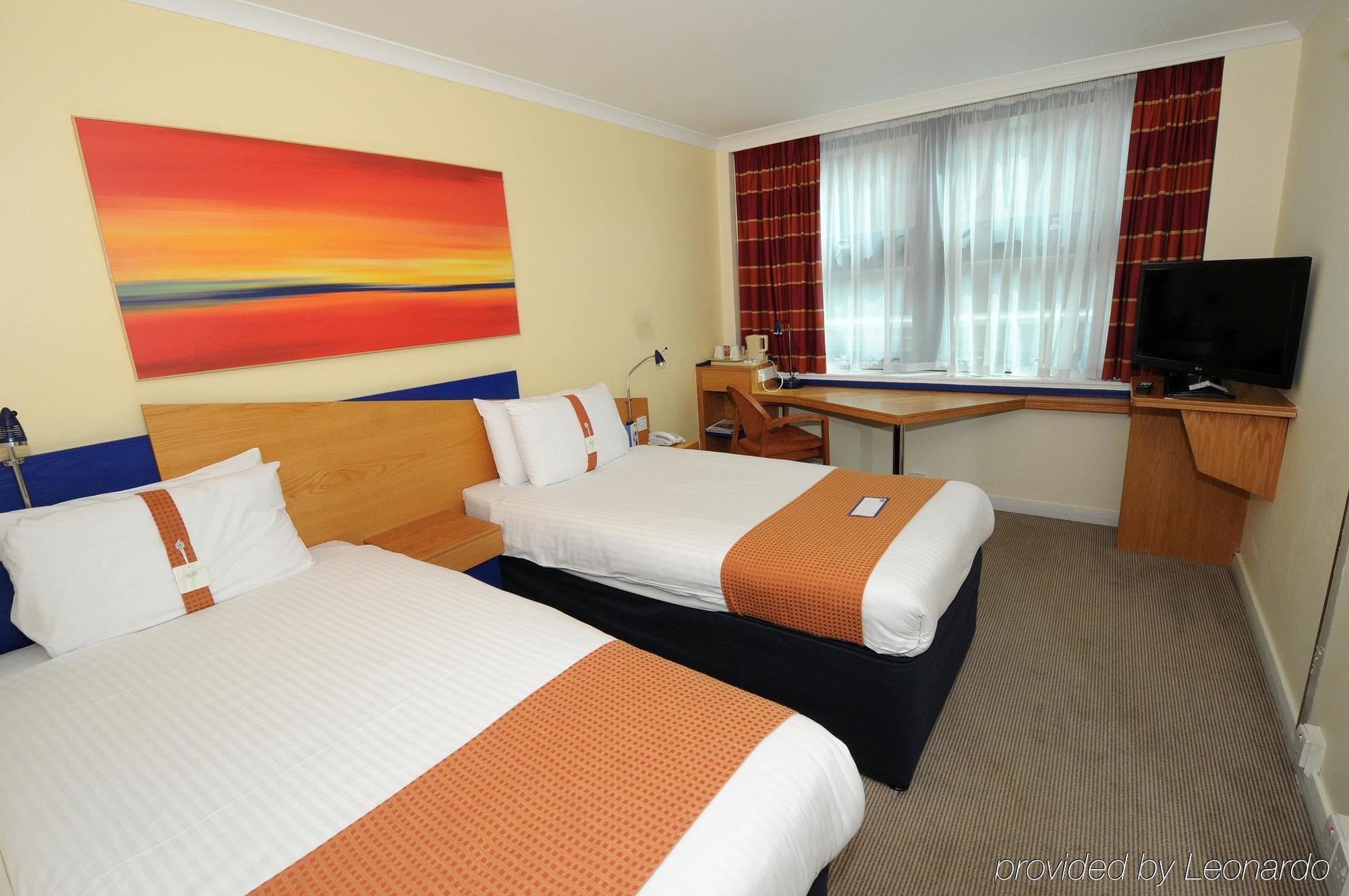 Express Manchester - Salford Quays By Ihg Hotel