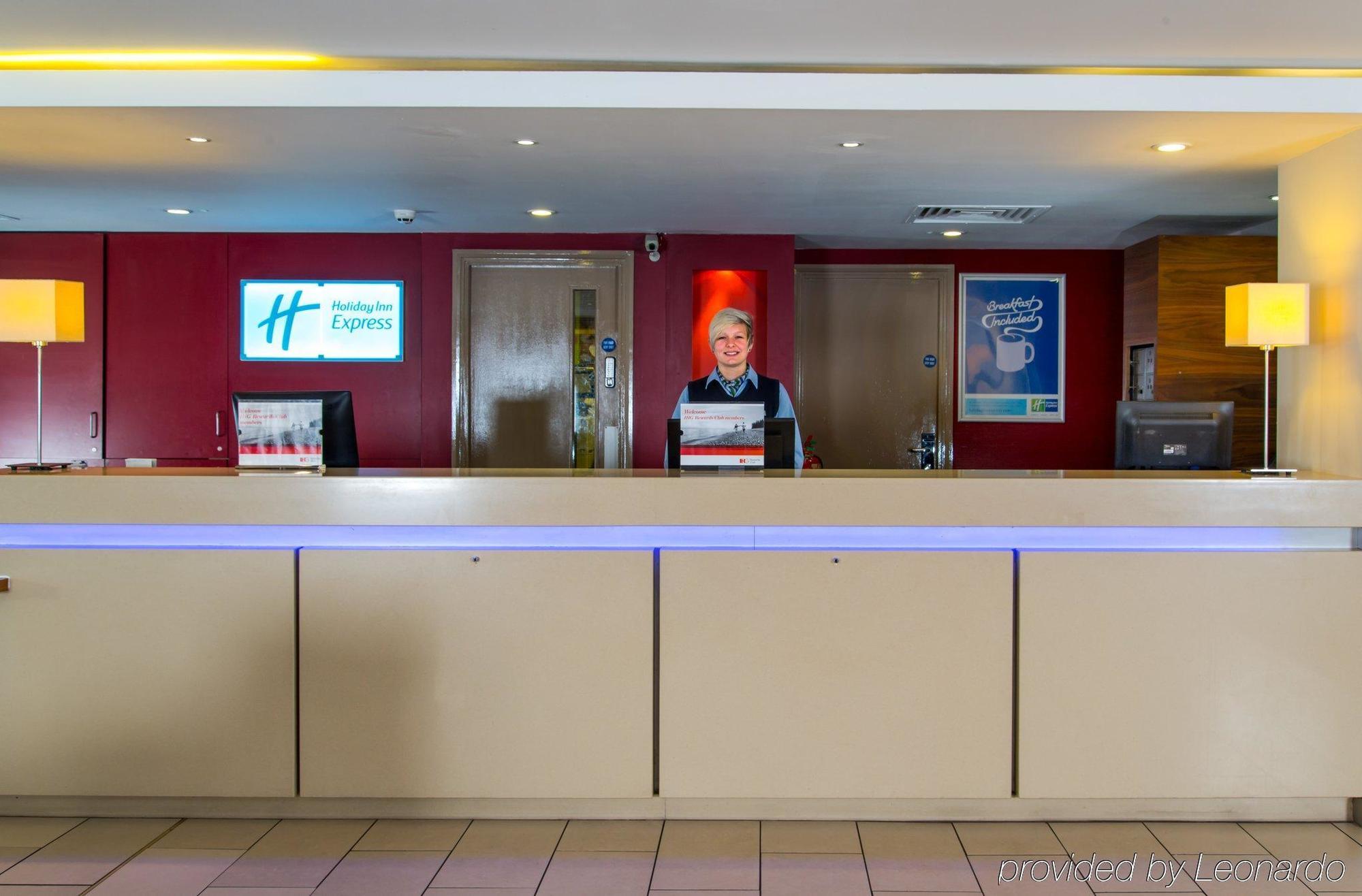 Express Manchester - Salford Quays By Ihg Hotel