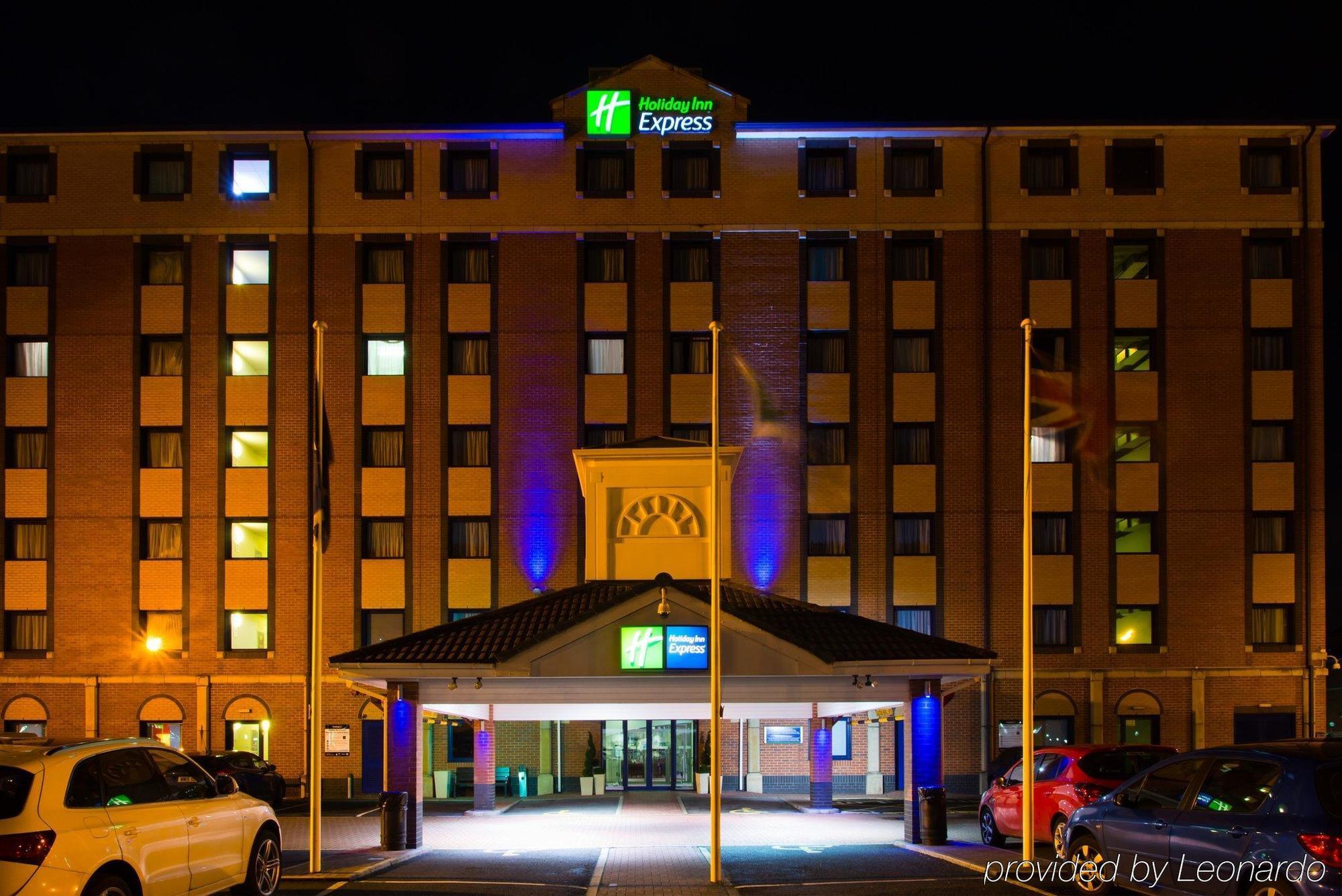 Express Manchester - Salford Quays By Ihg Hotel
