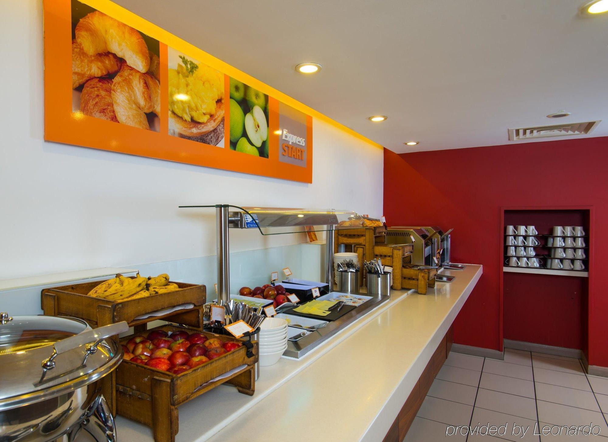 Express Manchester - Salford Quays By Ihg Hotel