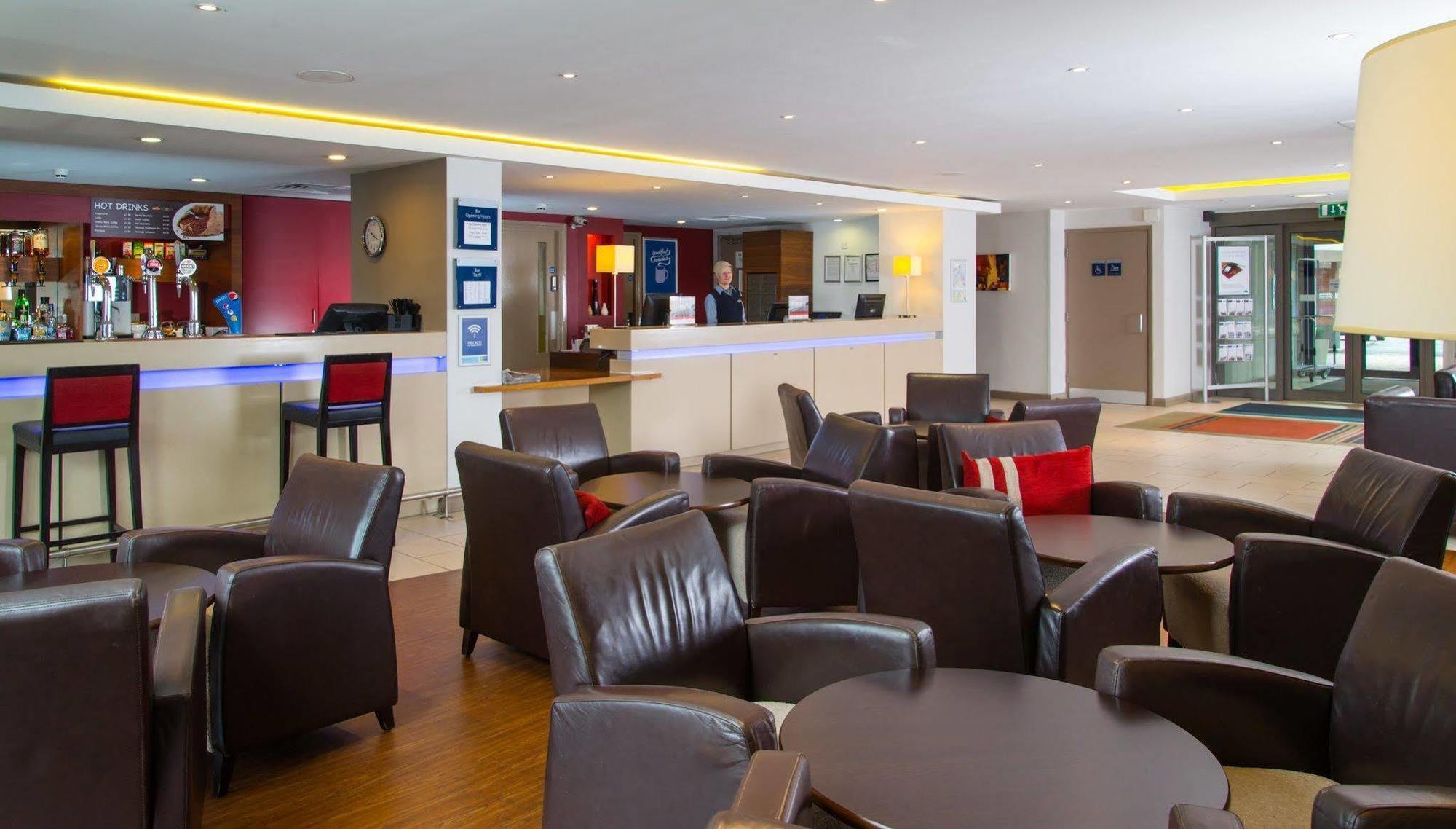 Express Manchester - Salford Quays By Ihg Hotel
