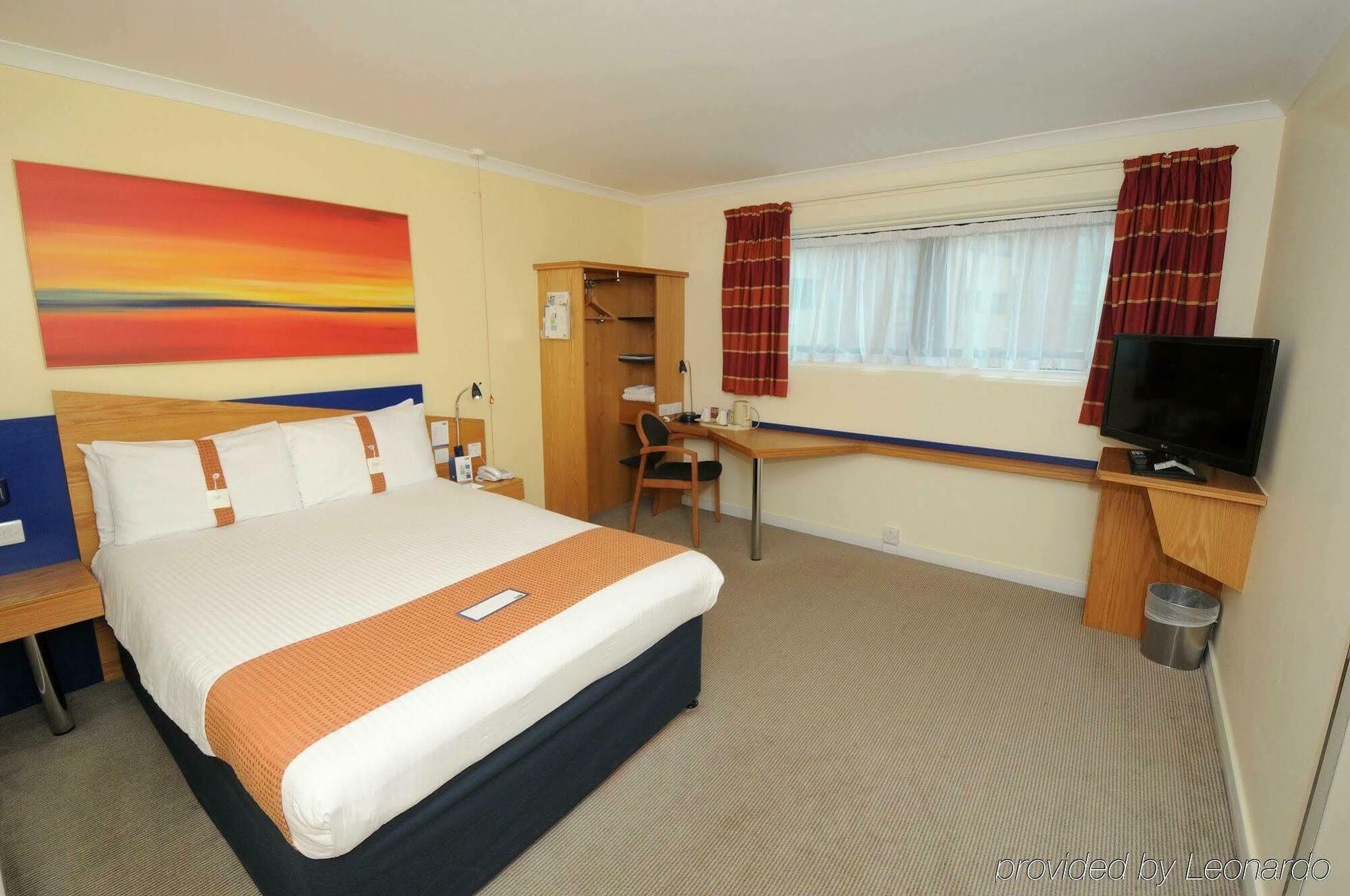Express Manchester - Salford Quays By Ihg Hotel