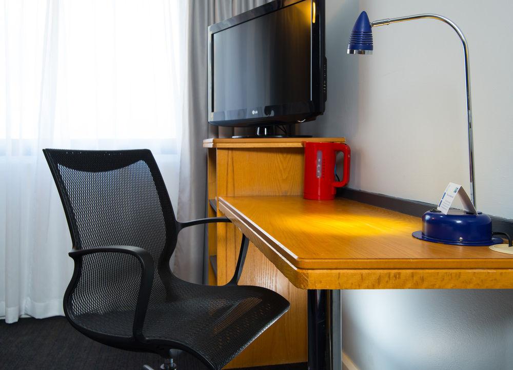 Express Manchester - Salford Quays By Ihg