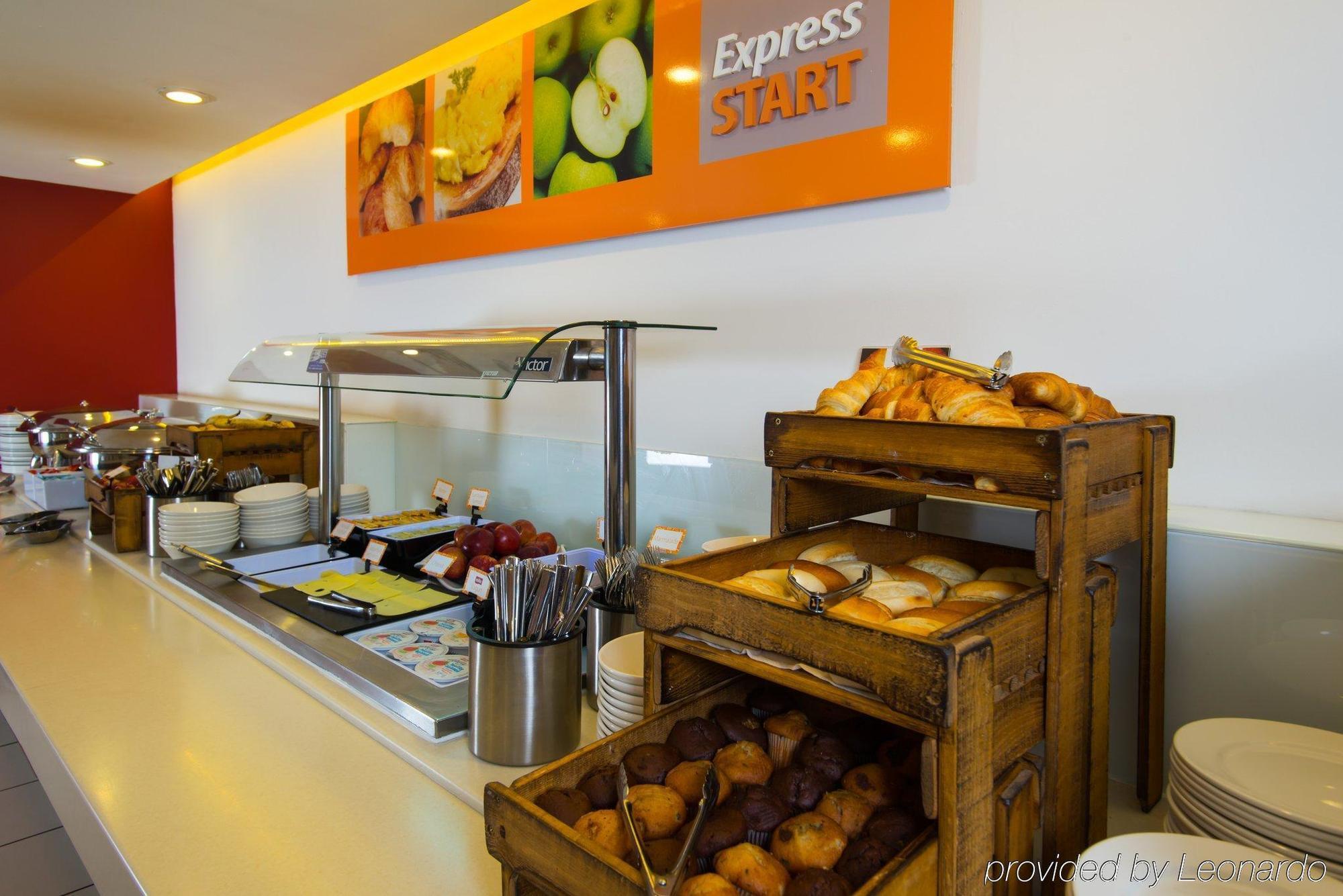 Express Manchester - Salford Quays By Ihg Hotel 3*