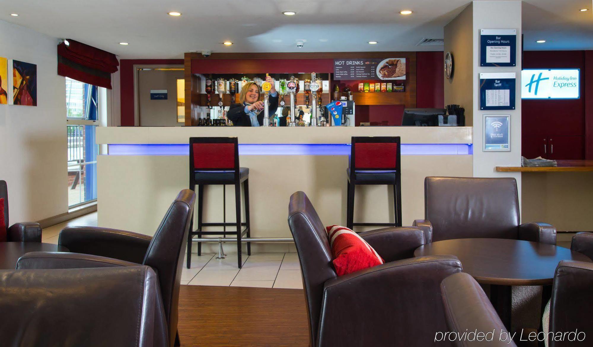 Express Manchester - Salford Quays By Ihg Hotel